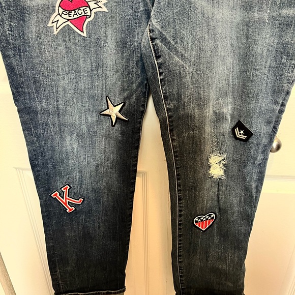 KUT FROM THE KLOTH NWT AUTHENTIC “CATHERINE BOYFRIEND” WITH PATCHES FRAYED JEAN - Picture 17 of 17